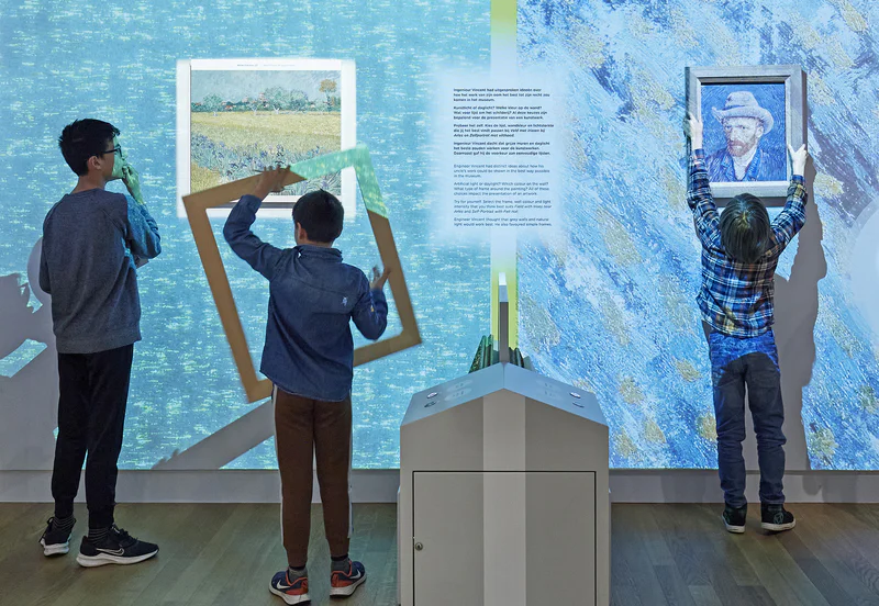 Kinderen in de tentoonstelling 'Kiezen voor Vincent', foto: Michael Floor